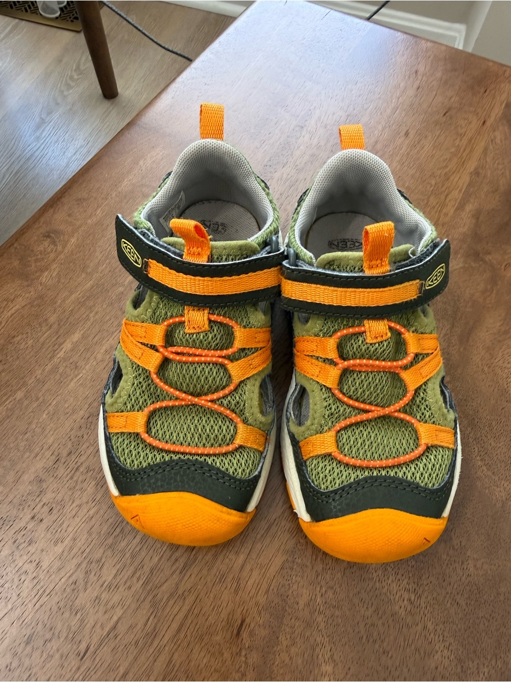 KEEN Motozoa Sandal Little Kids size 10